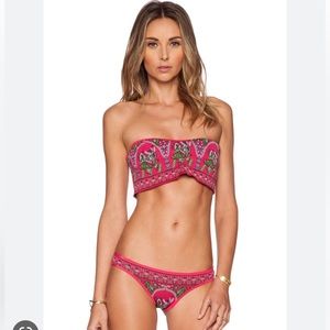 Beach riot Arabian nights